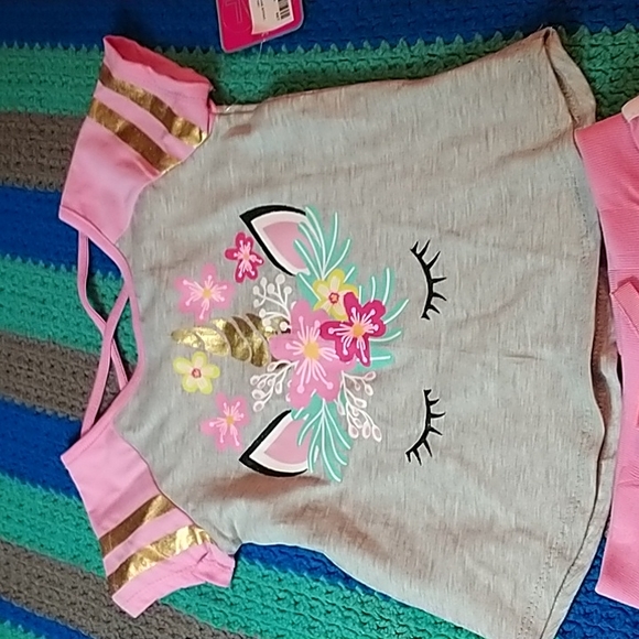 2 piece Tshirt and shorts set - Picture 2 of 6